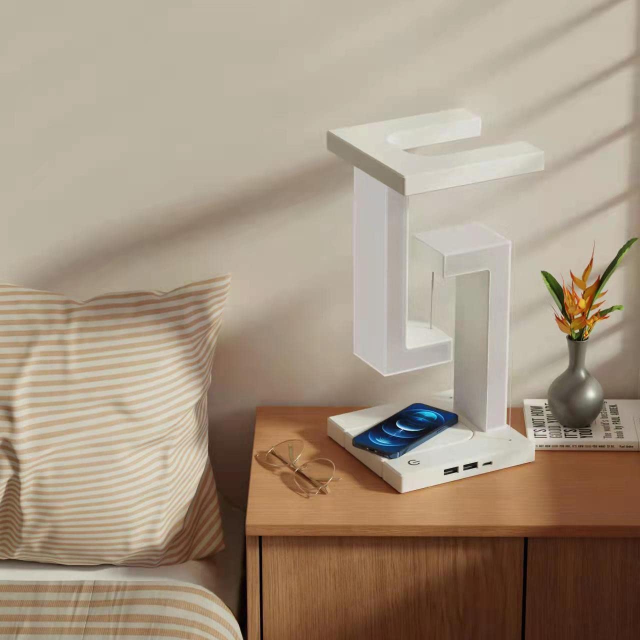 Brandneue kreative Smartphone drahtlose lade Suspension Tisch Lampe Balance Lampe  Schlafzimmer