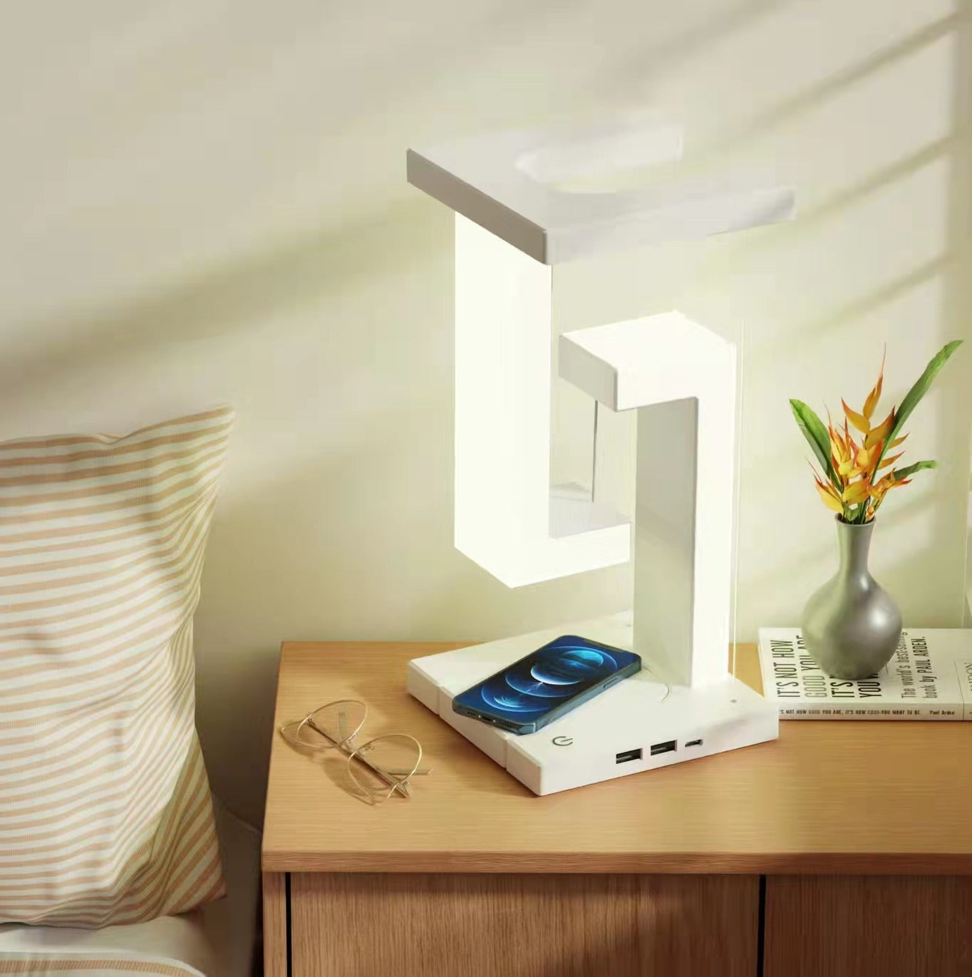 Brandneue kreative Smartphone drahtlose lade Suspension Tisch Lampe Balance Lampe  Schlafzimmer